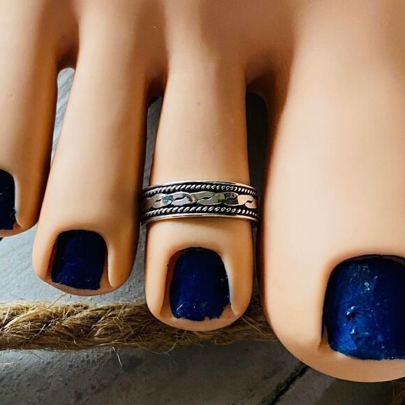 Sterling Silver Bali Design Band Toe Ring - Picture 2 of 4